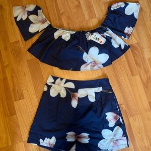 Off the shoulder 2 piece floral crop